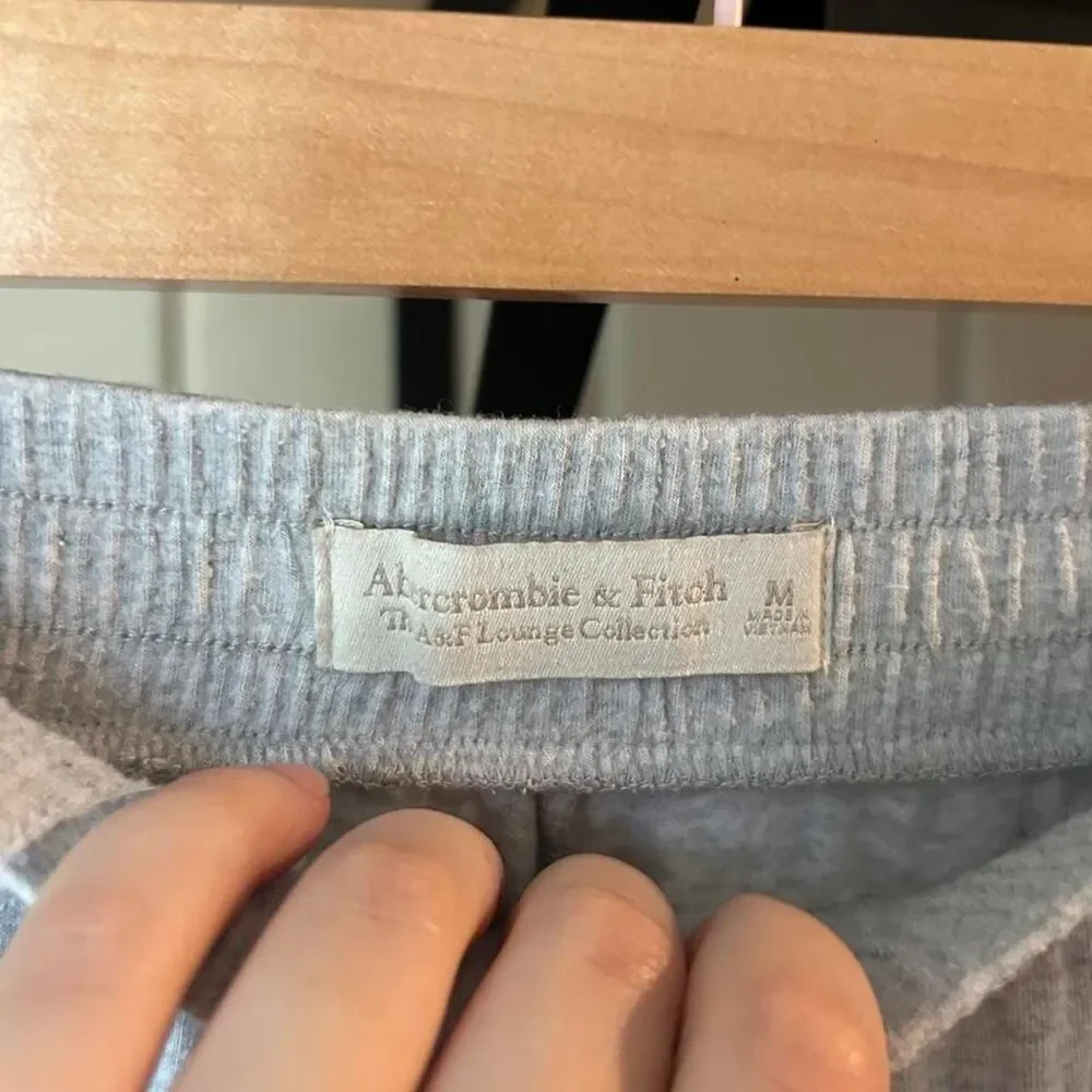 Abercrombie & Fitch gray wide leg lounge pants in size M
